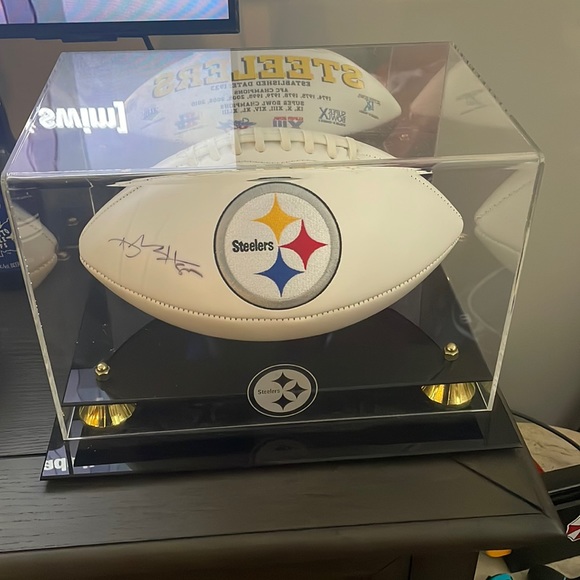 Pittsburg Steelers Antonio, Brown autographed football - Picture 1 of 1